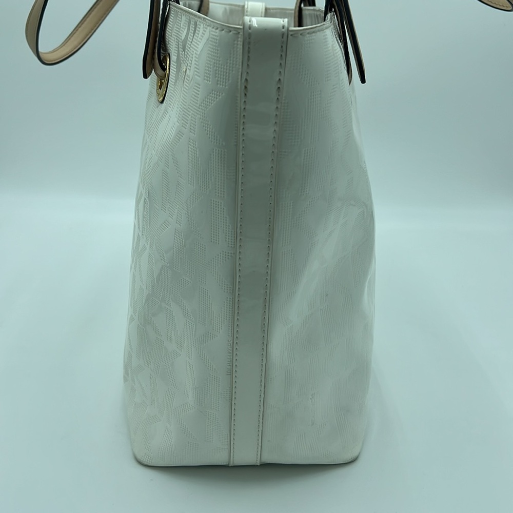 Michael Kors White and Tan Classic Tote - Picture 4 of 7